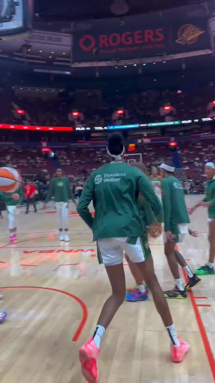 谁说女子不能扣~女版文班?1米98法国中锋训练轻松起飞完成扣篮